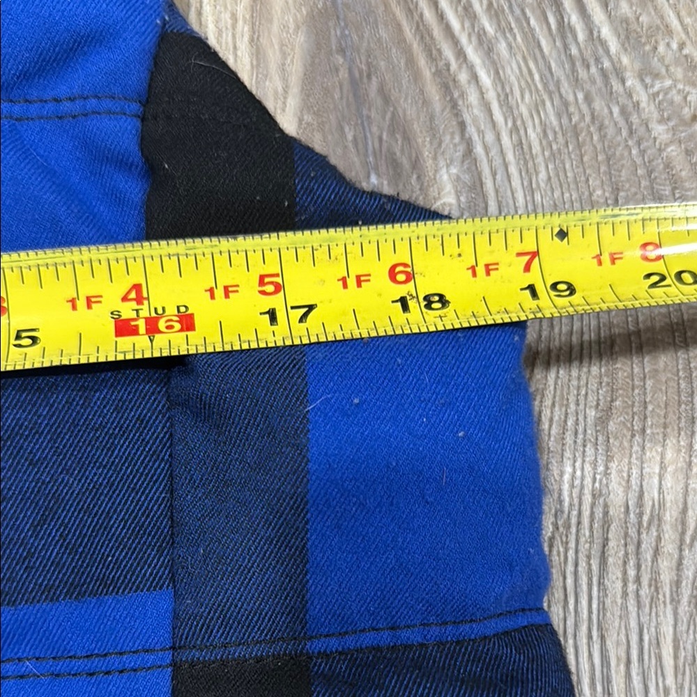 ON Checkered Puffer Vest Blue Black MEDIUM - Picture 10 of 13